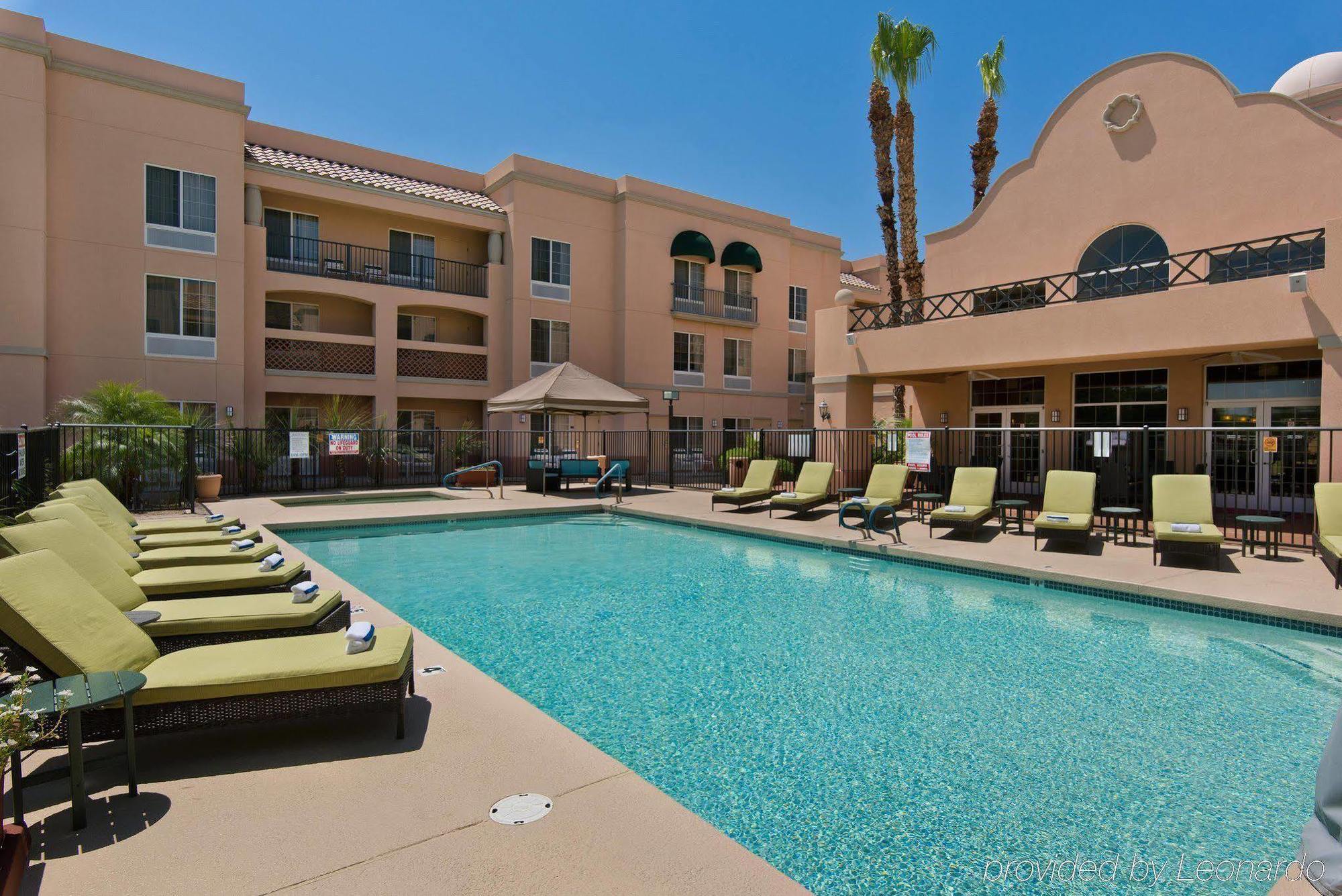 Hampton Inn & Suites Phoenix/סקוטסדייל מראה חיצוני תמונה